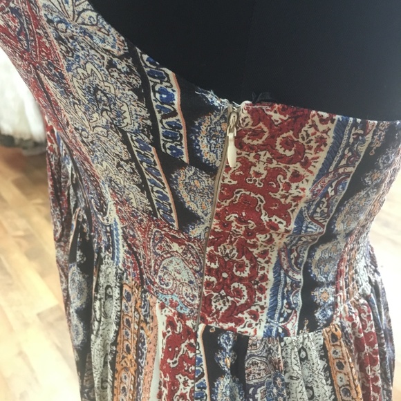 PAPER CRANE NWT Black halter dress w/ smocked back - Picture 5 of 5